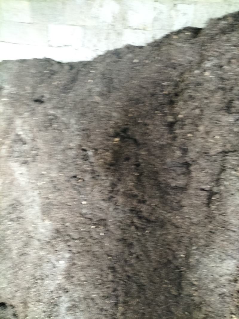 鸡粪有机肥牛粪有机肥，纯鸡粪发酵腐熟，地面高温发酵腐熟禽