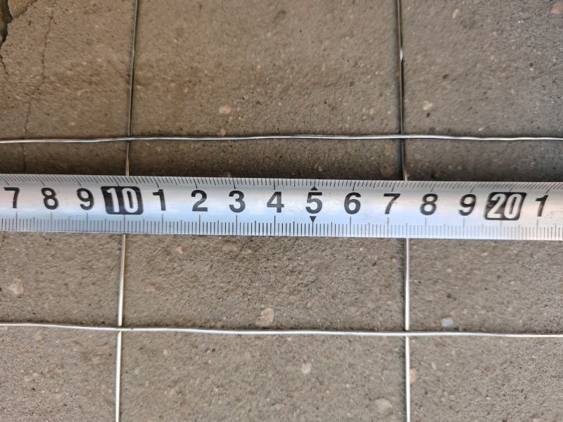 2米高25米铁丝粗1.15mm，孔5*7.5cm