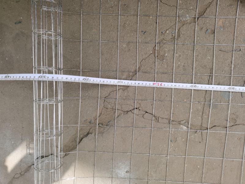 2米高25米铁丝粗1.15mm，孔5*7.5cm