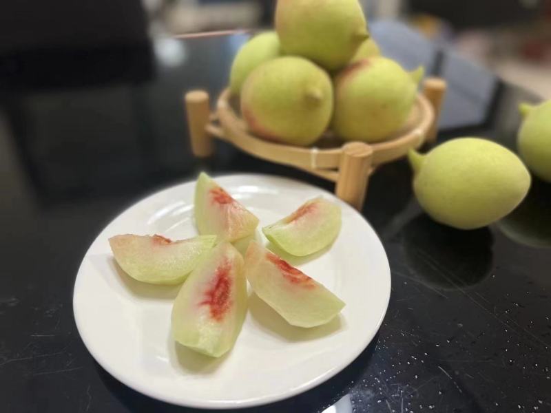 鹰嘴桃基地直发非云南连平蜜桃子，江西鹰嘴脆桃社区电商团购