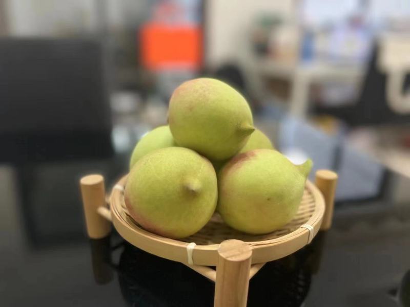 鹰嘴桃基地直发非云南连平蜜桃子，江西鹰嘴脆桃社区电商团购