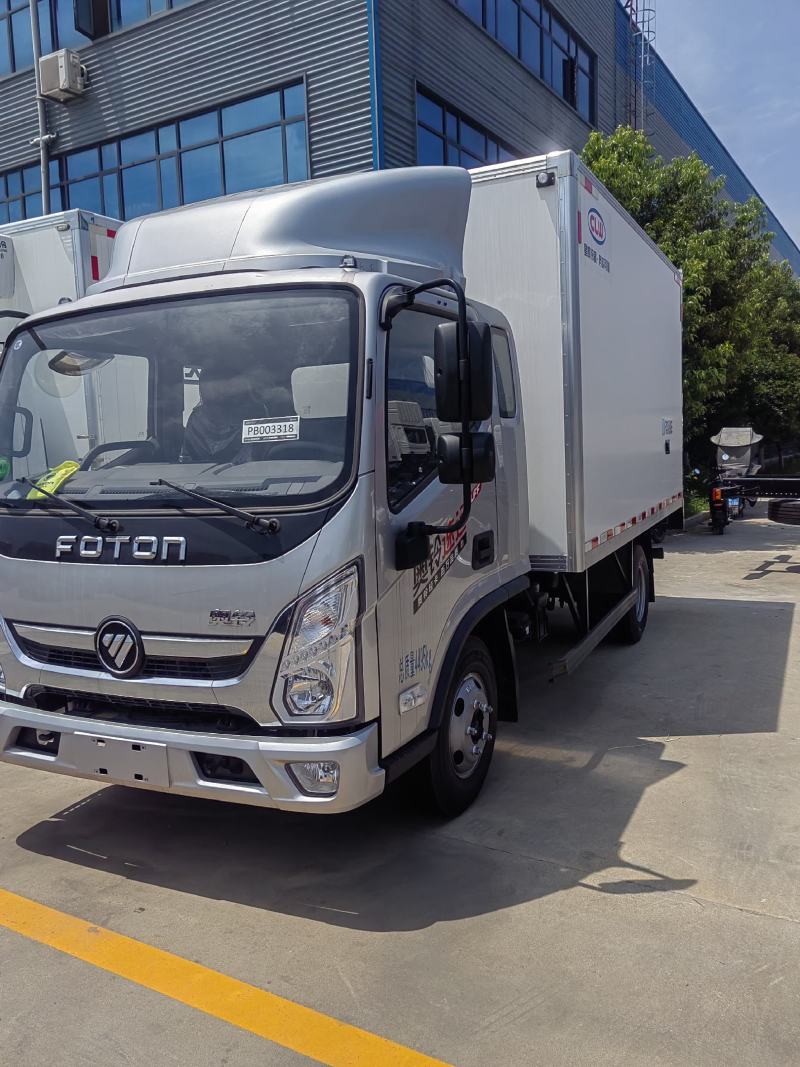蓝牌排半福田奥铃速运buff版158马力冷藏车