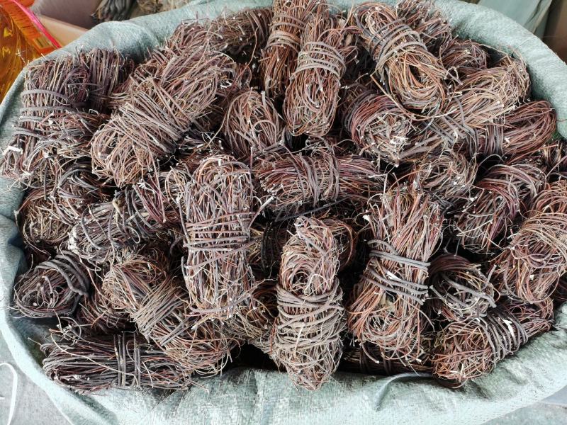 野生无叶小扎鸡骨草，无硫干度好，无包心，味道香，大量批发