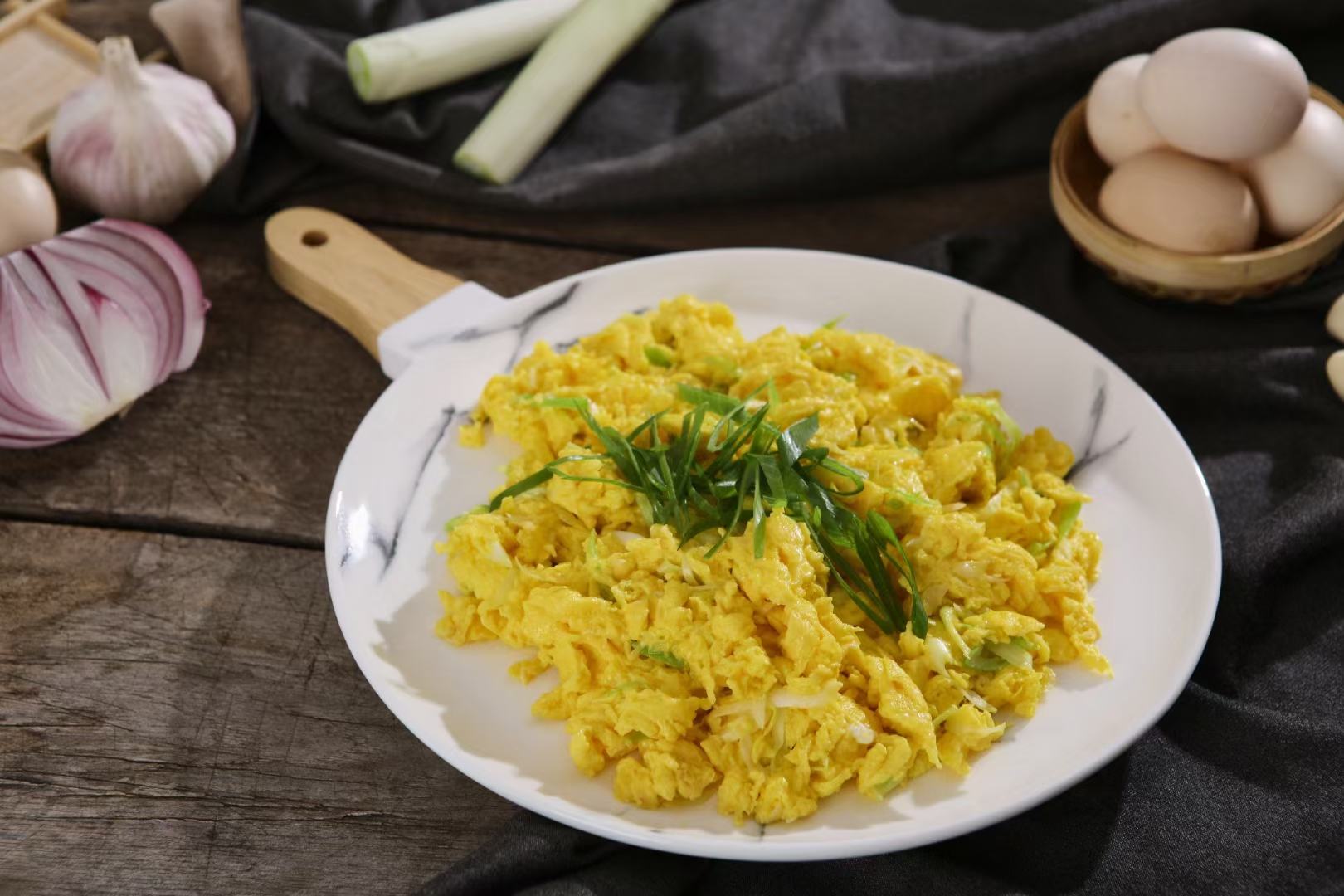 榨菜炒鸡蛋成品图