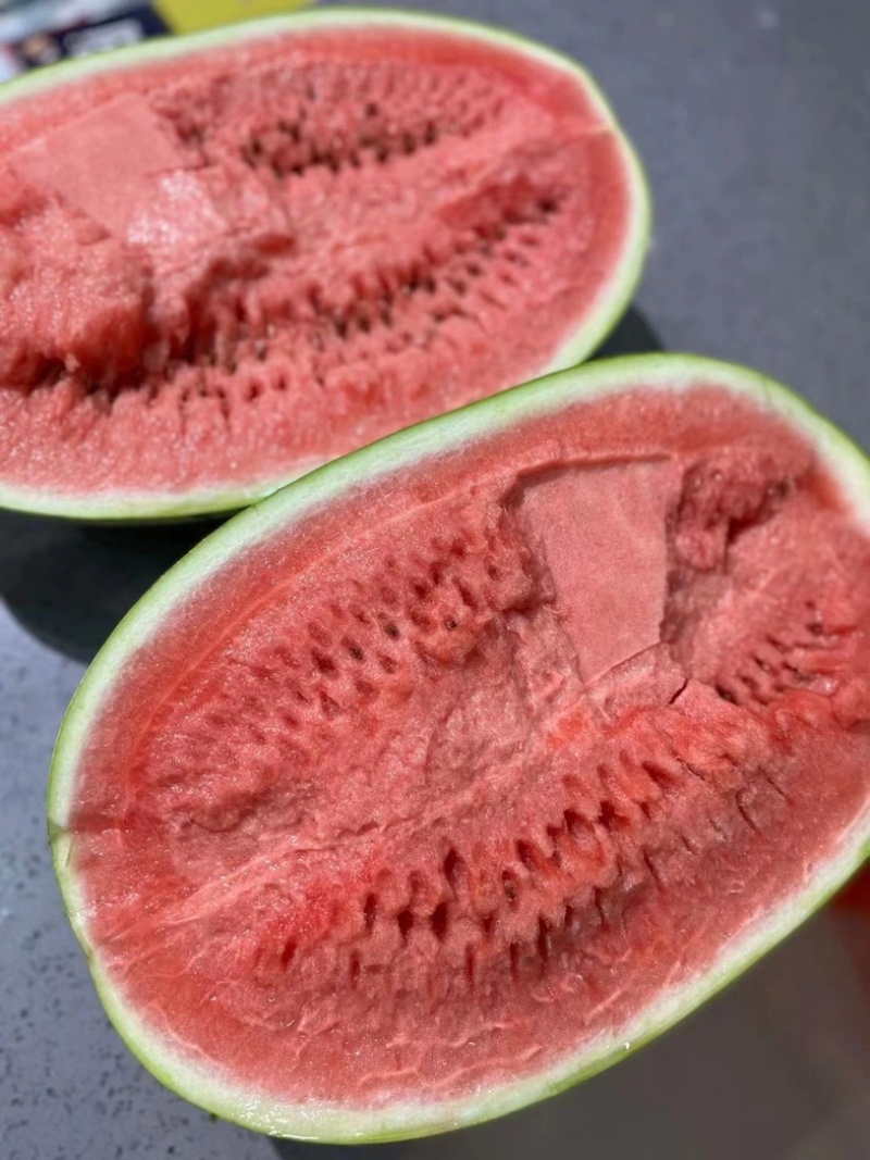 【热卖中】宁夏中卫西瓜硒砂瓜石头瓜个头大包熟包甜大量上市