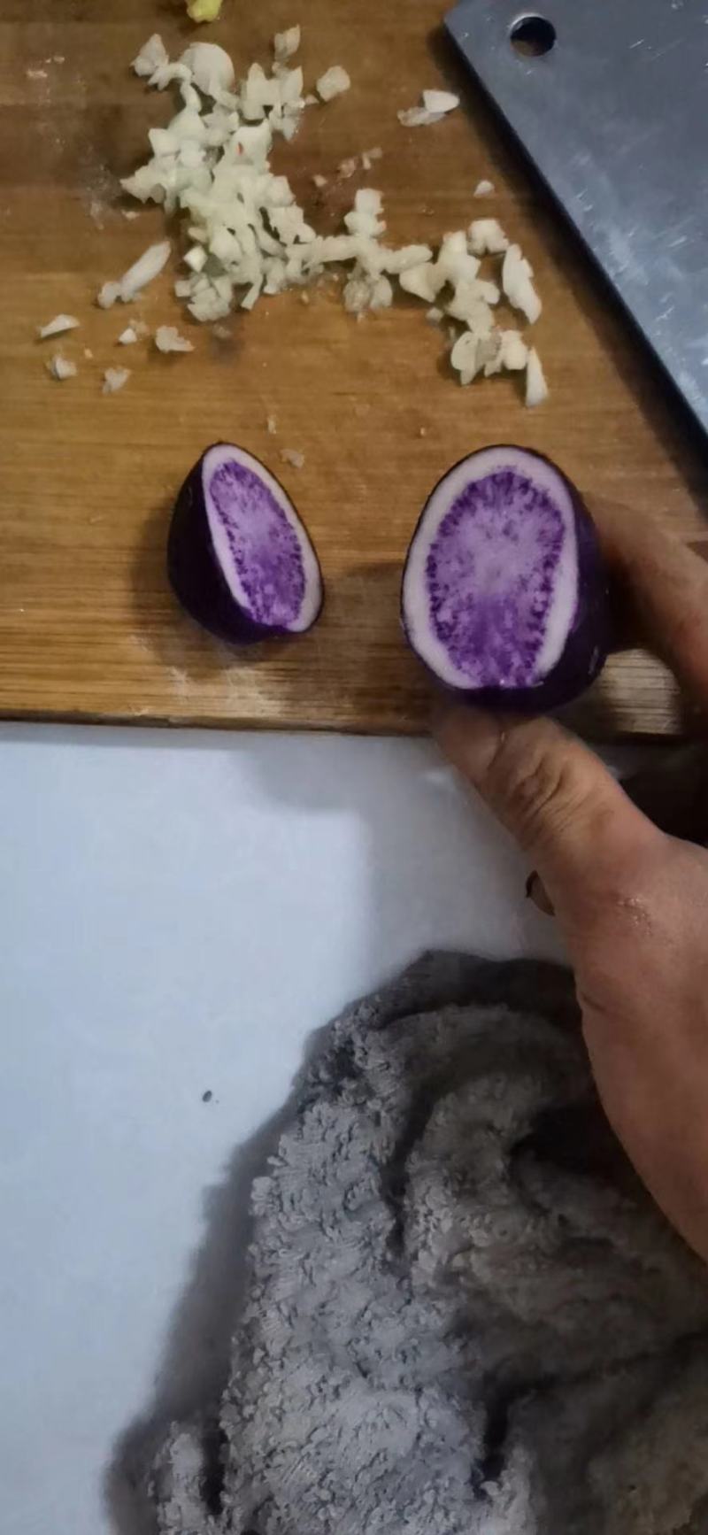 土豆中的贵族，不管是我烧烤煮炸闷，切片切丝不切，味道赌好