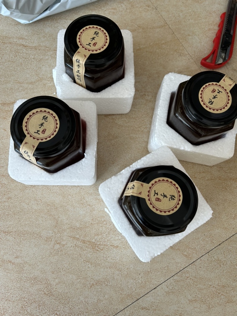 长白山土蜂蜜树洞蜜
