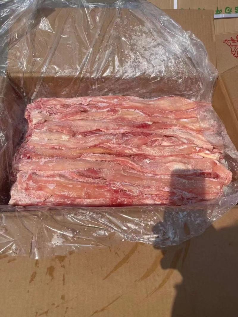 西冷筋，牛筋，都是大长条，胶原蛋白多，可烤串，炖煮，凉拌