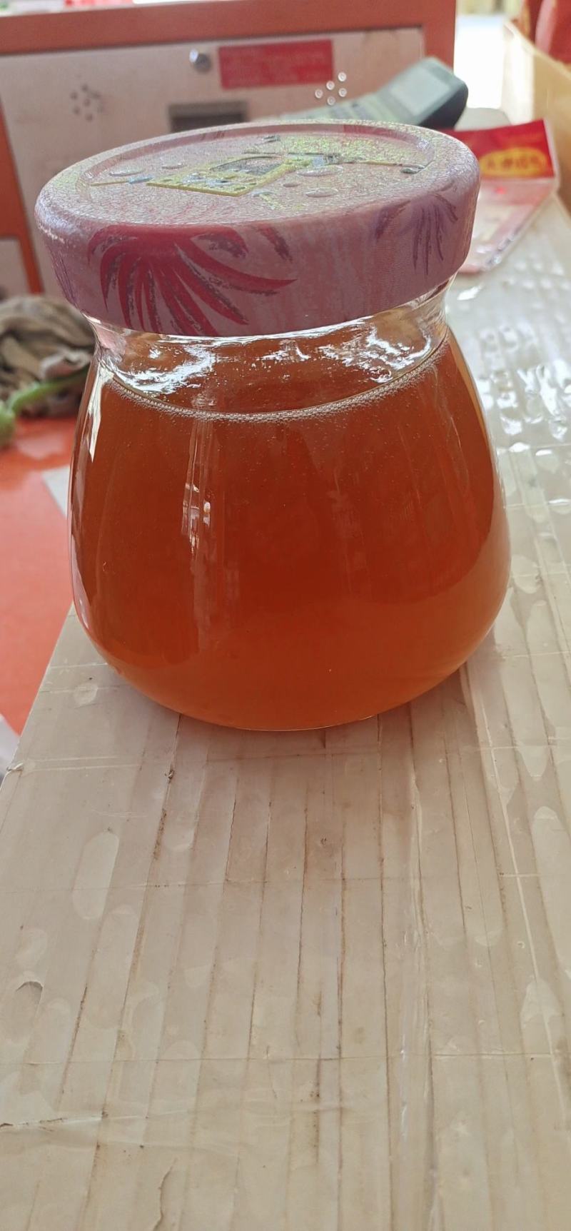大山深处纯正野生蜂蜜，全年供应。
