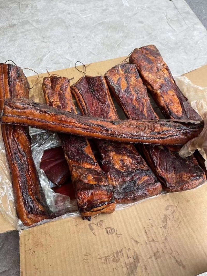 烟熏腊五花腊肉（腊肉香肠源头工厂，一手货源量大从优）