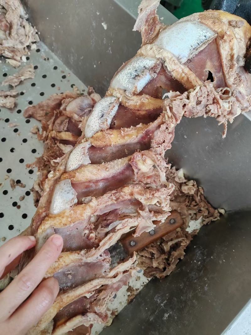厂家直销常年加工牛羽骨熟牛剔骨肉剔骨肉界的天花板块整
