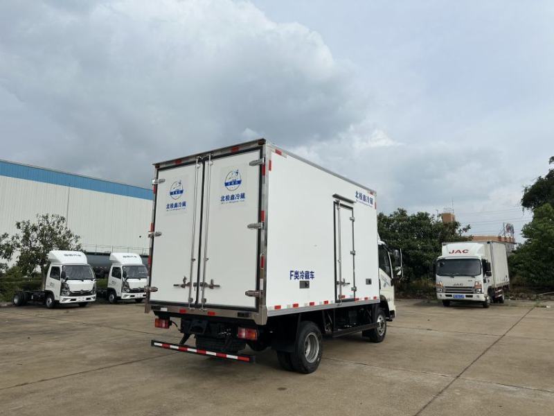 宽体冷藏车蓝牌4米2包上牌火热车型促销