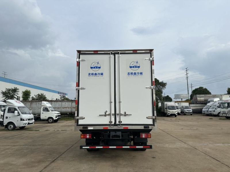 宽体冷藏车蓝牌4米2包上牌火热车型促销