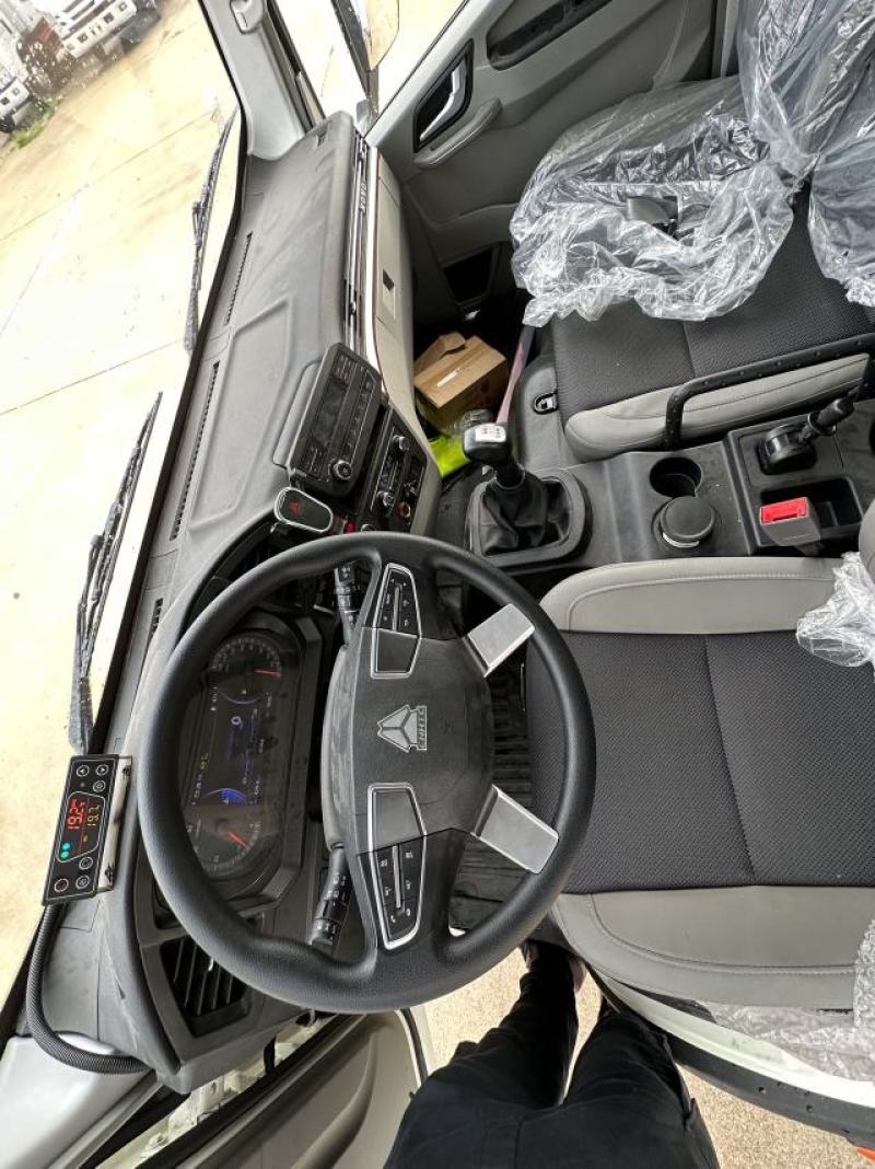 宽体冷藏车蓝牌4米2包上牌火热车型促销