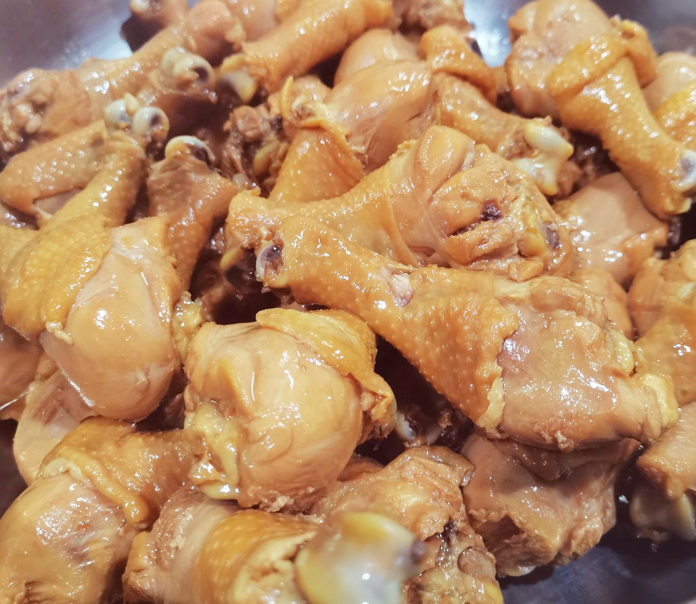 鸡腿成品装盘图