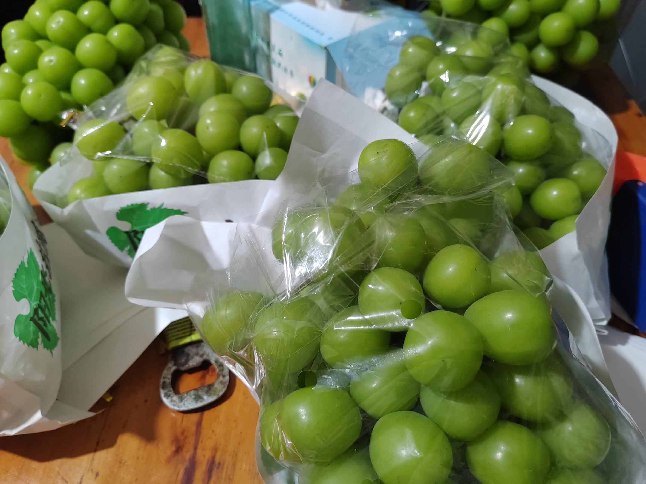 阳光玫瑰青提冰用于饮品装饰效果展示
