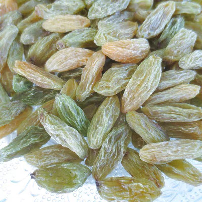 新疆吐鲁番绿葡萄干产地一手货源无核提子干全国发货