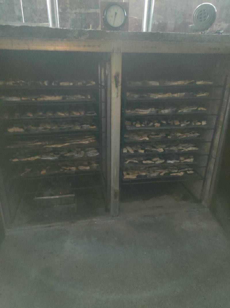 大量出售农家才火烟熏鱼干