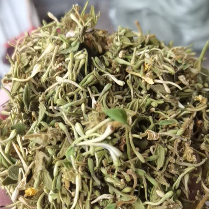 贵州贞丰高山金银花茶浓浓的清香味，清香扑鼻
