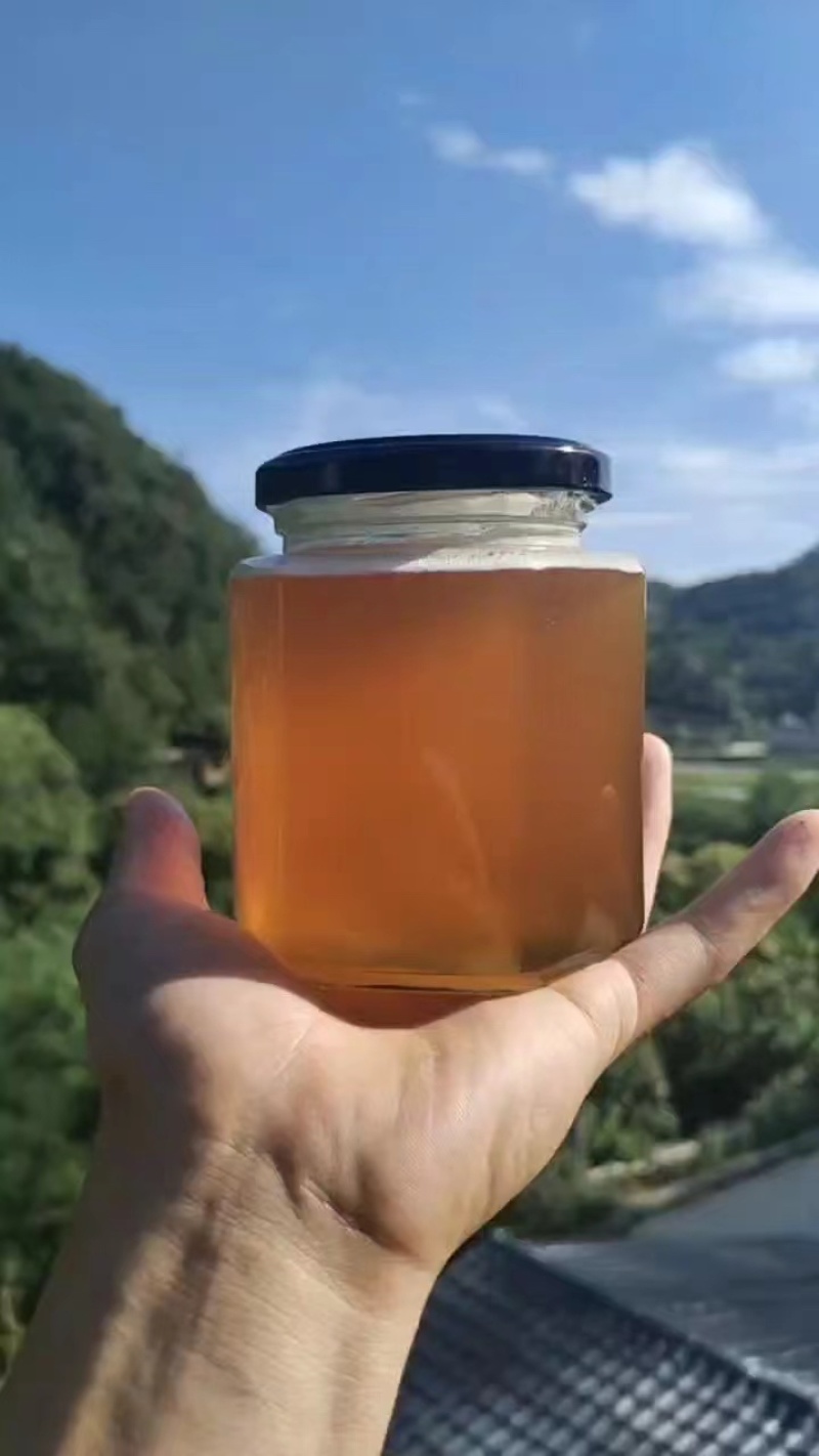 高山土蜂蜜精品蜂蜜无添加剂，保质保量欢迎致电