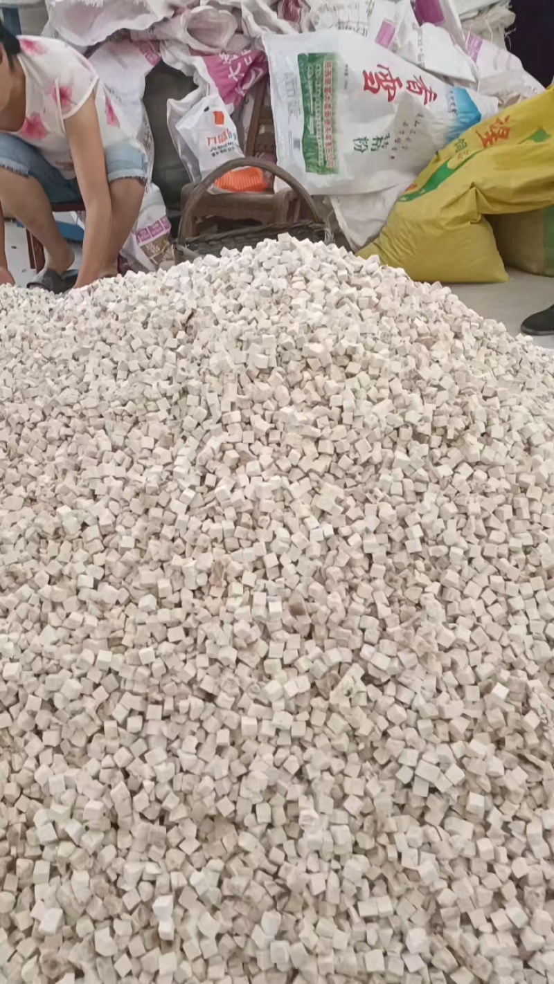 【土茯苓】茯苓丁看货有货大量供应中支持视频看货定货