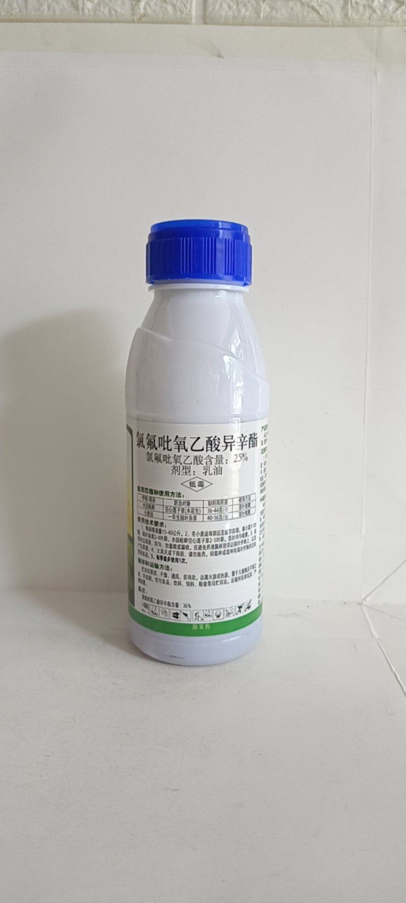 氯氟吡氧乙酸辛酯对猪秧秧拉拉秧等阔叶杂草有很好的防效