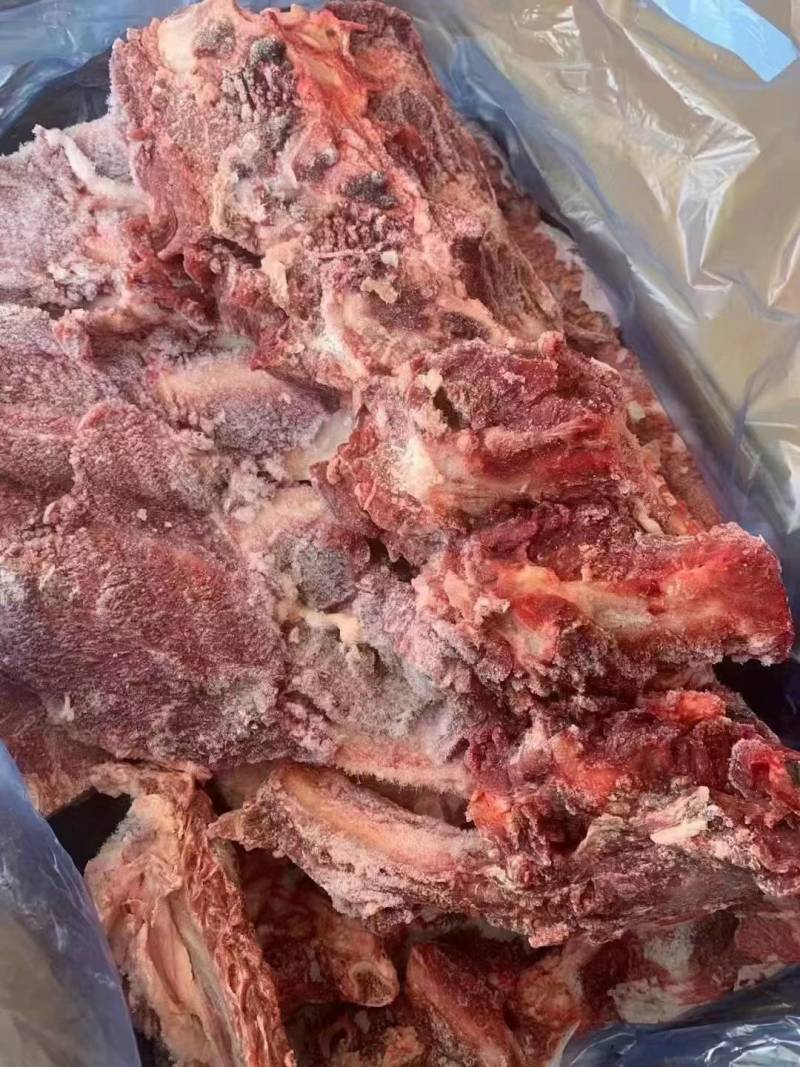 白菜价的牛骨头，新鲜肉大，不带胯骨！适合各种骨头馆，自助