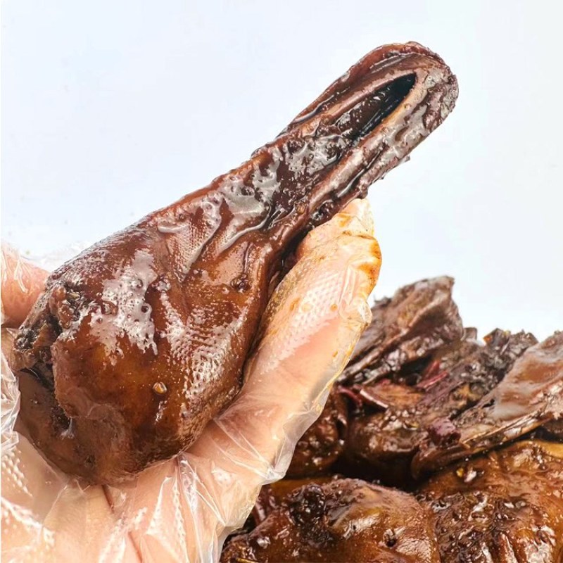 麻辣鸭头批发，一袋起发三袋包邮全国发货送货上门
