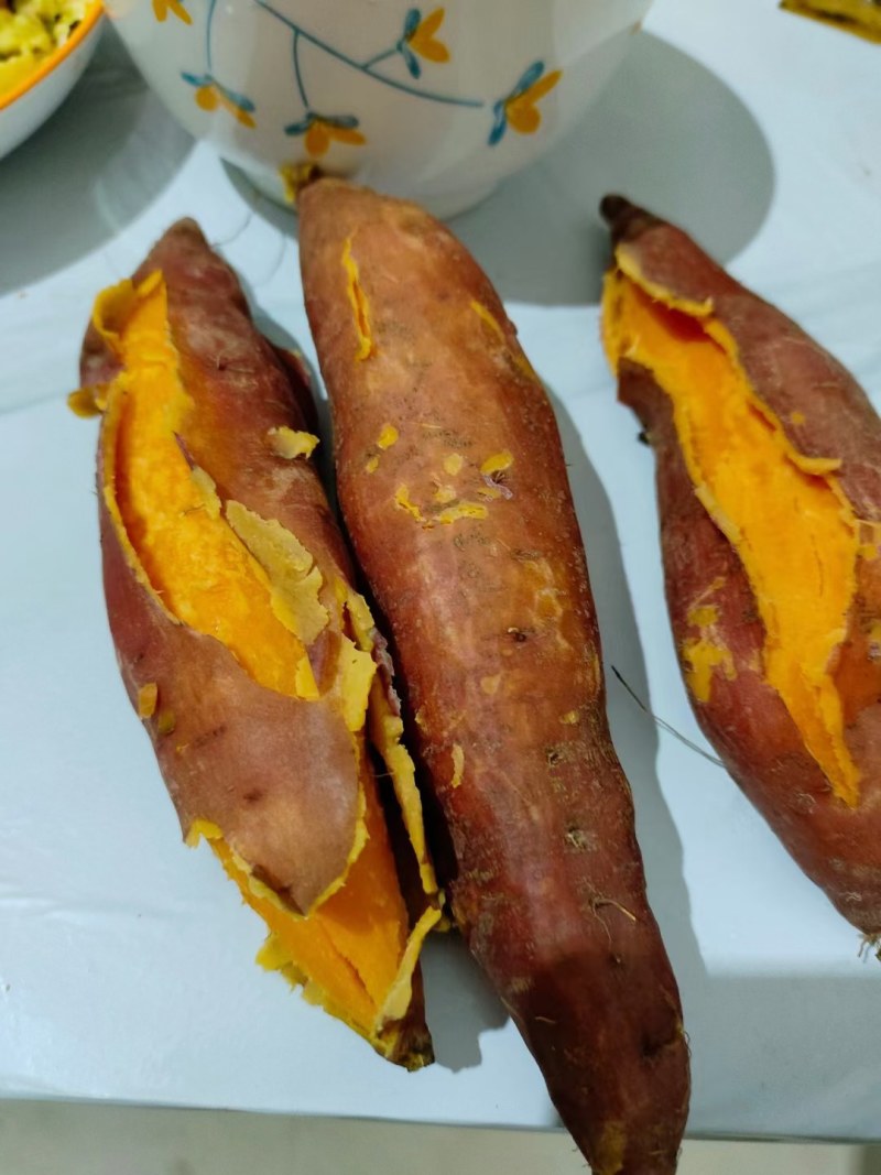 纯沙地西瓜红条形好颜色好糯甜，口感甜的很