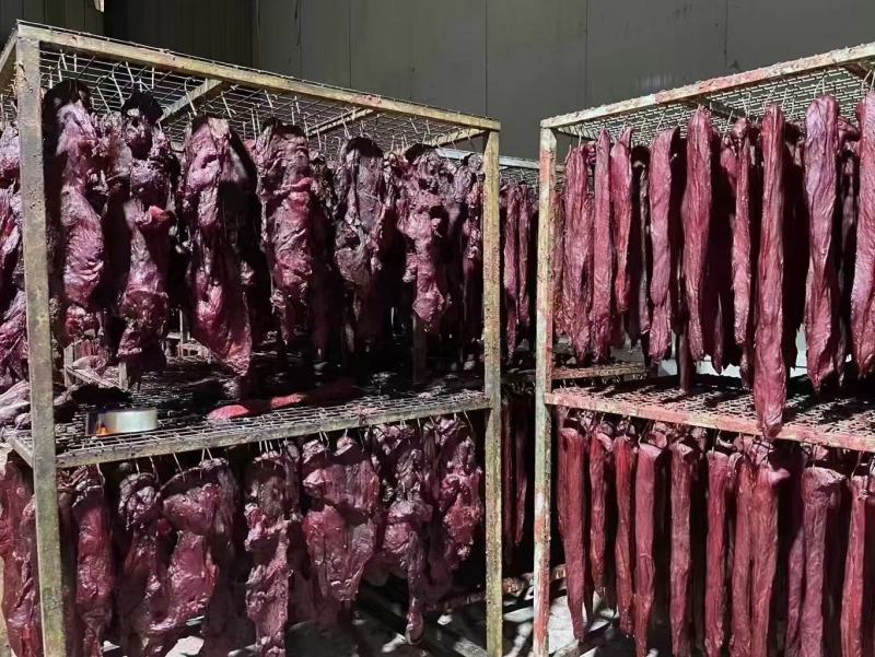麻辣五香大块肉猪肉里脊大块肉色泽美丽麻辣五香两个