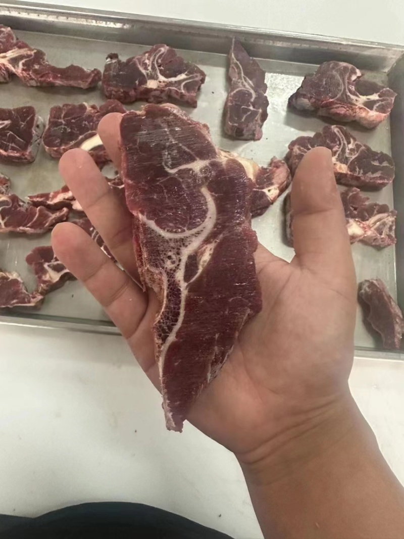 多肉牛脖骨