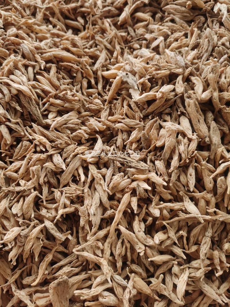 2023年产新麦冬，农村药材收购点直销，农户自然晒干