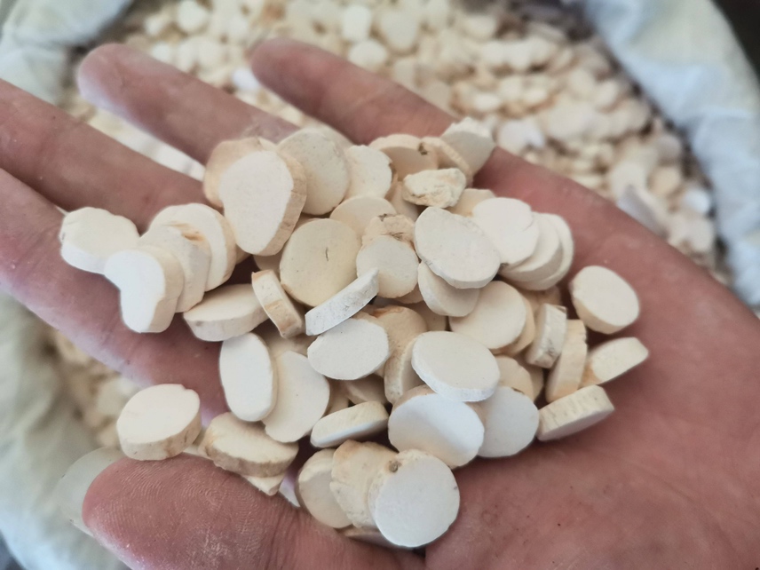 山药切块与整根对比图