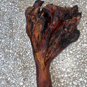 烟熏破开腊猪脚（腊肉香肠源头工厂一手货源量大从优）