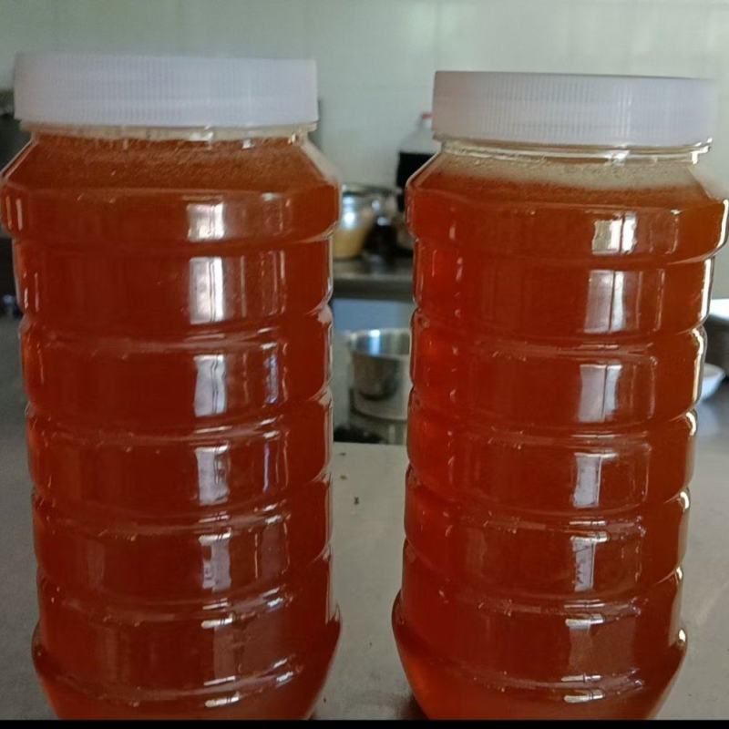 云南罗平油菜花海土蜂蜜