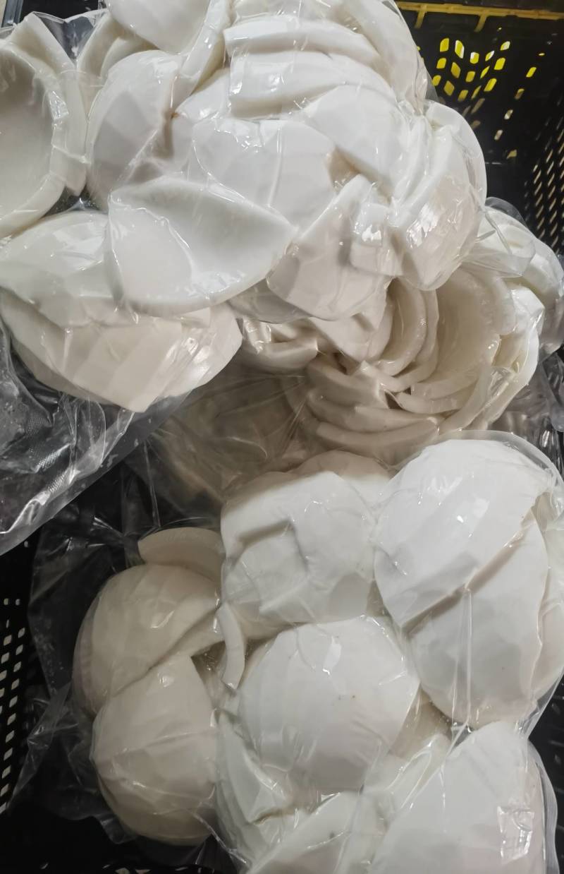 新鲜椰子肉，清补凉专用椰肉榨奶，椰子肉椰子水厂家，大批发