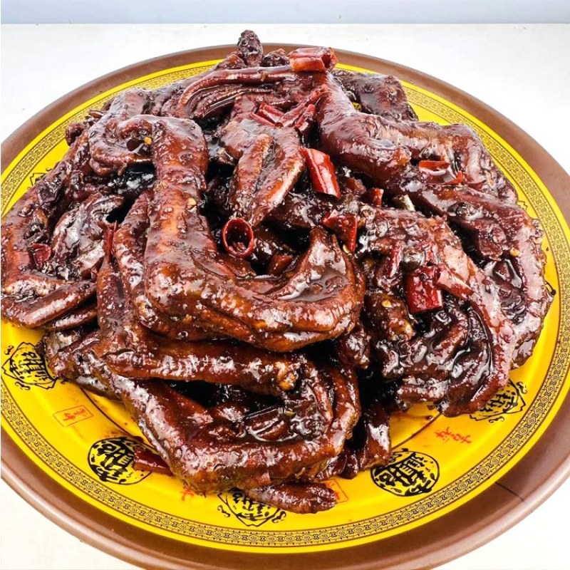 麻辣鸭掌批发，一袋起发三袋包邮全国发货送货上门
