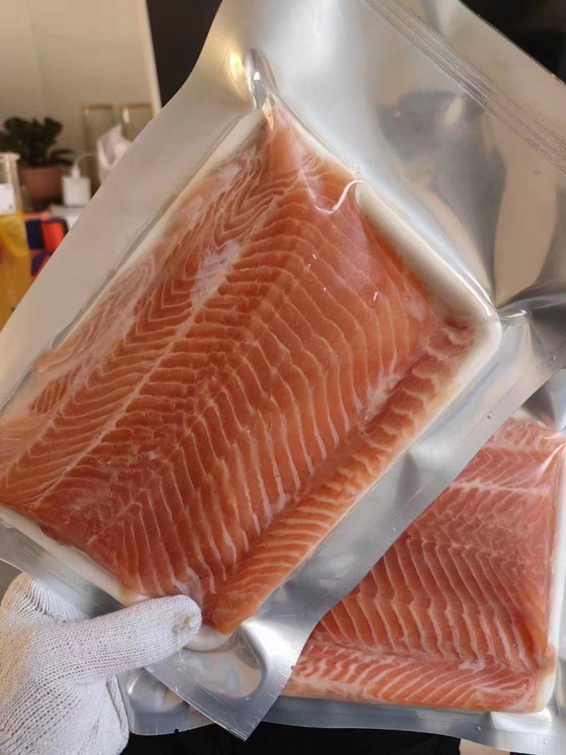 三文鱼日式料理即食冰鲜三文鱼冰鲜刺身中段生鱼片整条现切