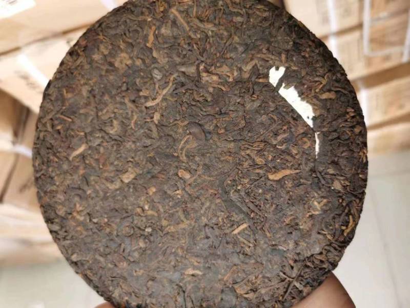 亏本处理老班章熟茶乔木古树茶357克普洱茶老茶