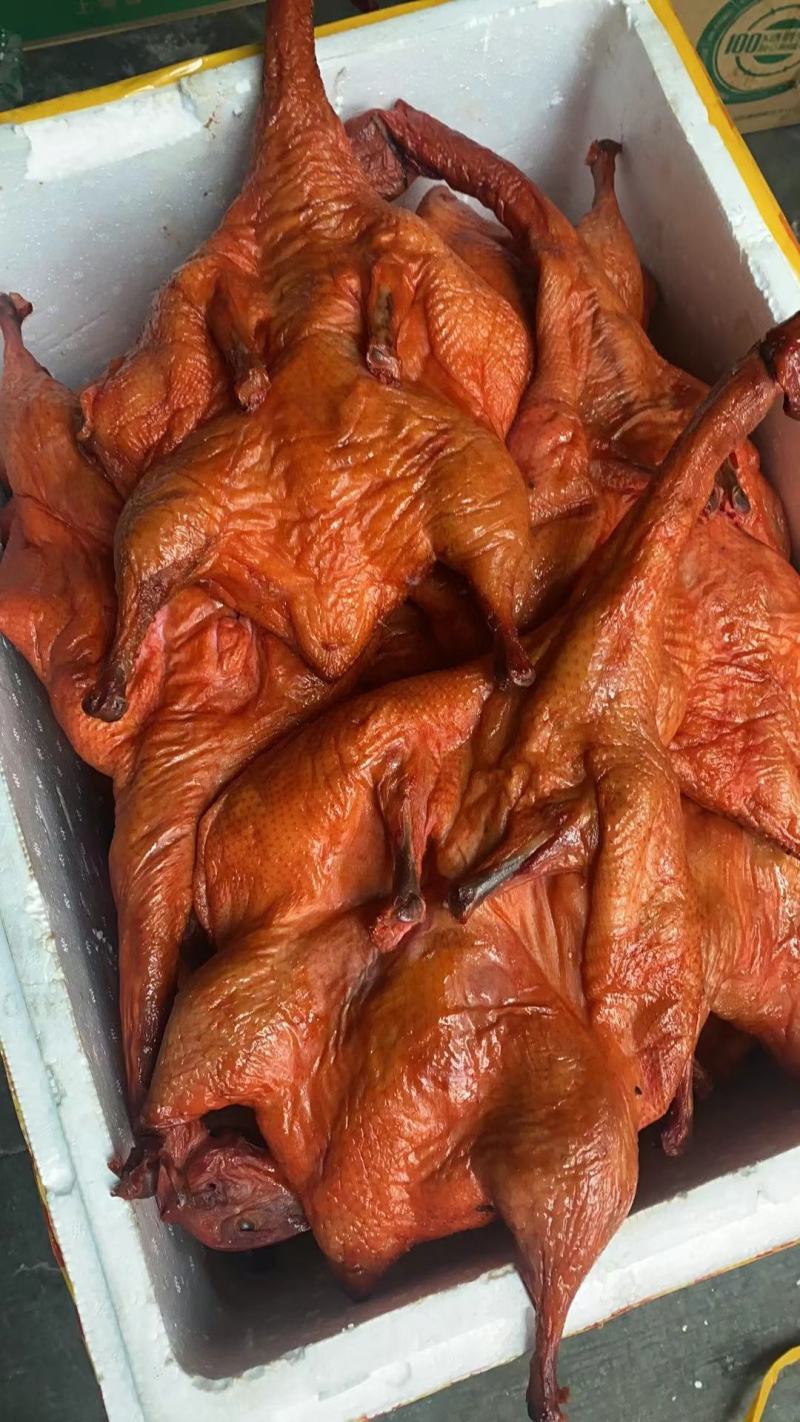 烟熏板鸭卤板鸭一手货源价格美丽库房现货质量保证