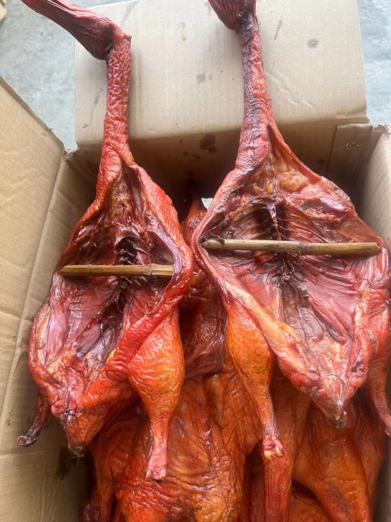 烟熏板鸭卤板鸭一手货源价格美丽库房现货质量保证