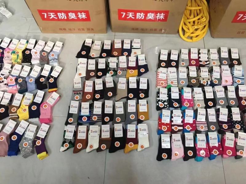 地摊袜子纯棉袜子七天防臭袜男女中筒袜江湖地摊夜市赶集热销