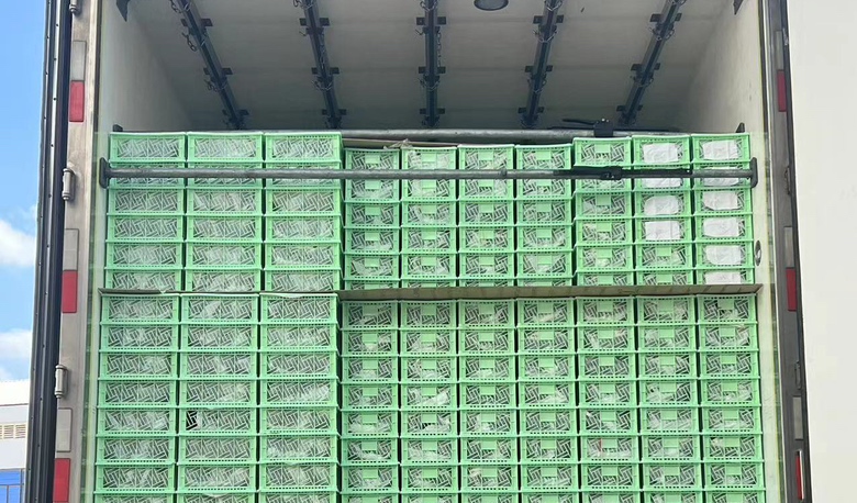 冷链运输中的克伦生葡萄冷藏车 冷链运输中的克伦生葡萄冷藏车