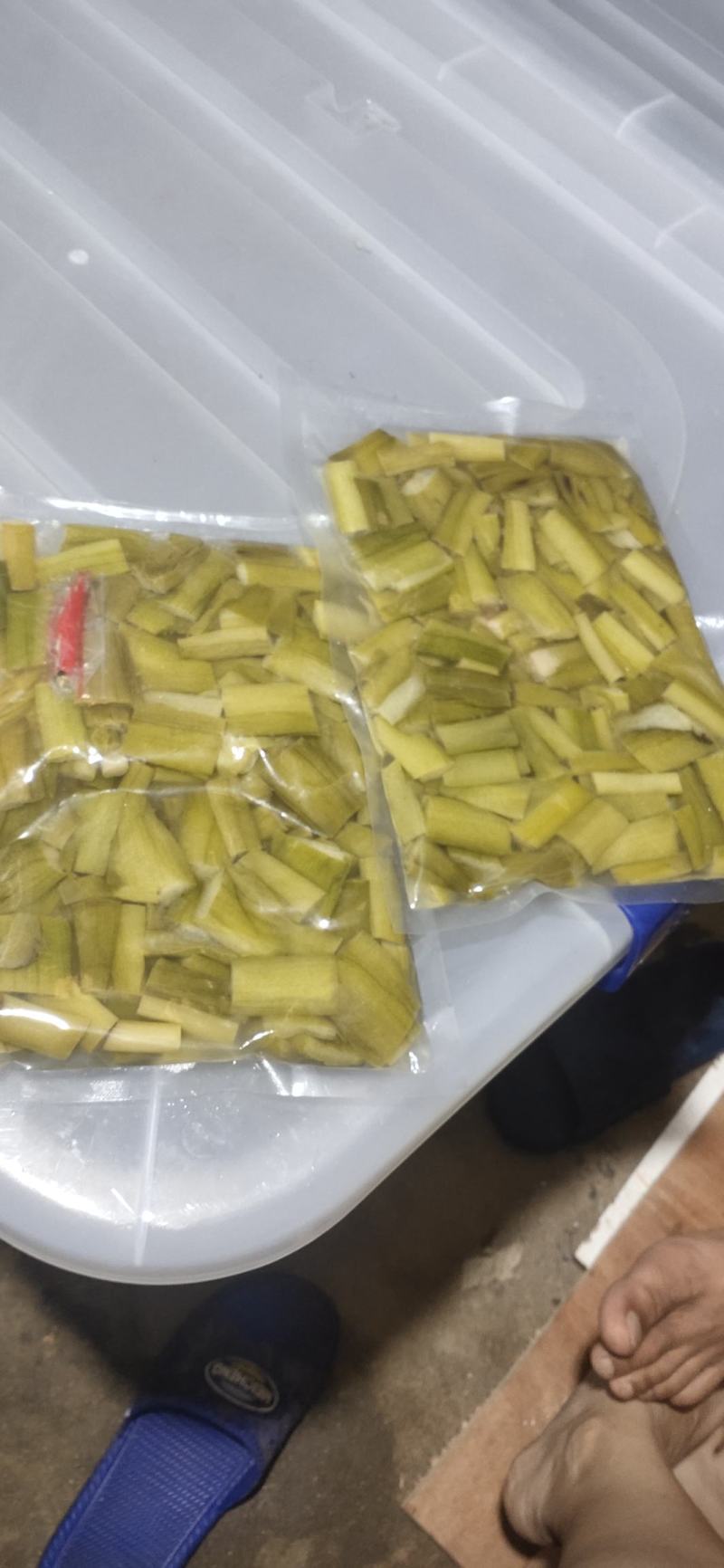 带皮脆芋荷梗