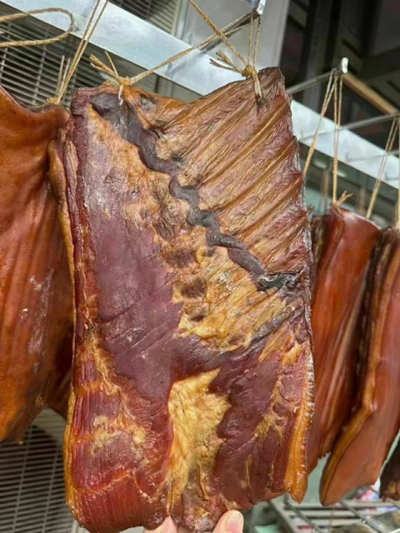 腊肉地摊精品风干腊肉二刀后腿腊肉腊猪排骨腊五花肉腊肠香肠