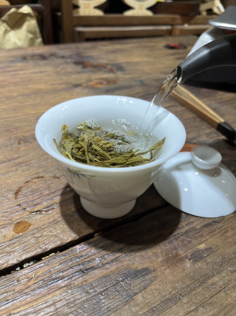 云南古树普洱茶品质厂家、普洱生茶百莺山古树龙珠