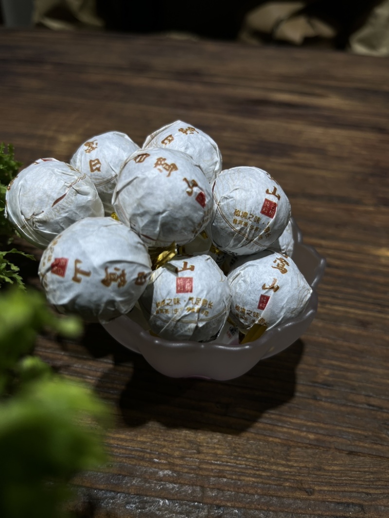 云南古树普洱茶品质厂家、普洱生茶百莺山古树龙珠