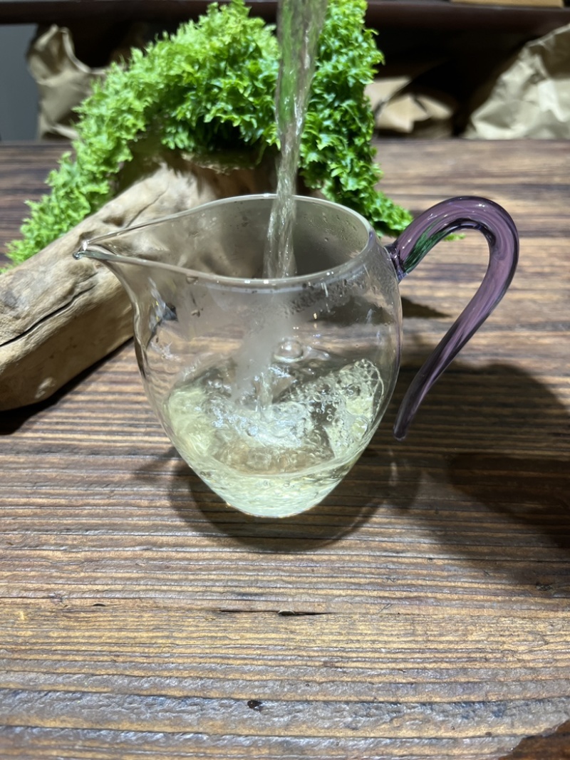 云南古树普洱茶品质厂家、普洱生茶百莺山古树龙珠