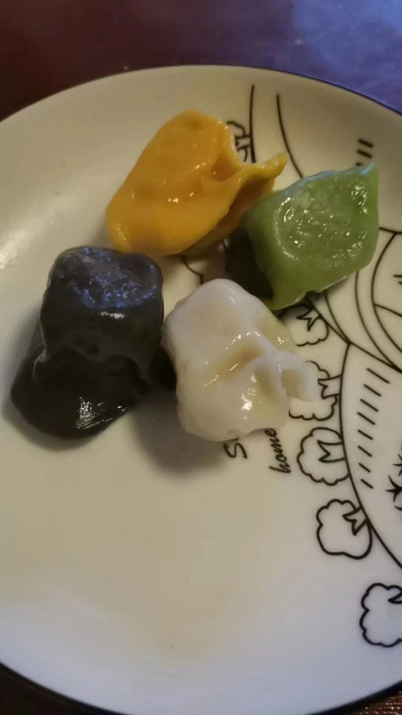 海鲜水饺，一种以海鲜为馅包制而成的产品，起源于胶东半岛