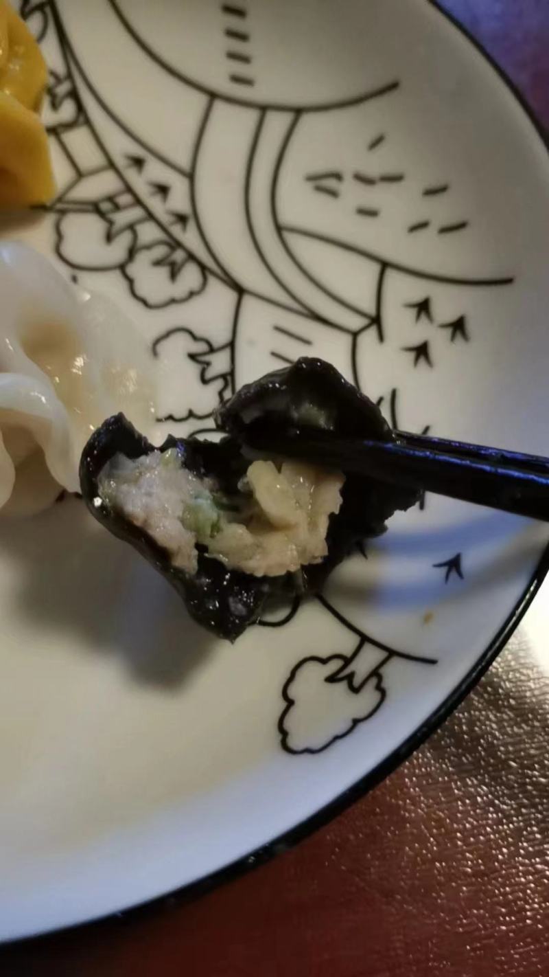 海鲜水饺，一种以海鲜为馅包制而成的产品，起源于胶东半岛